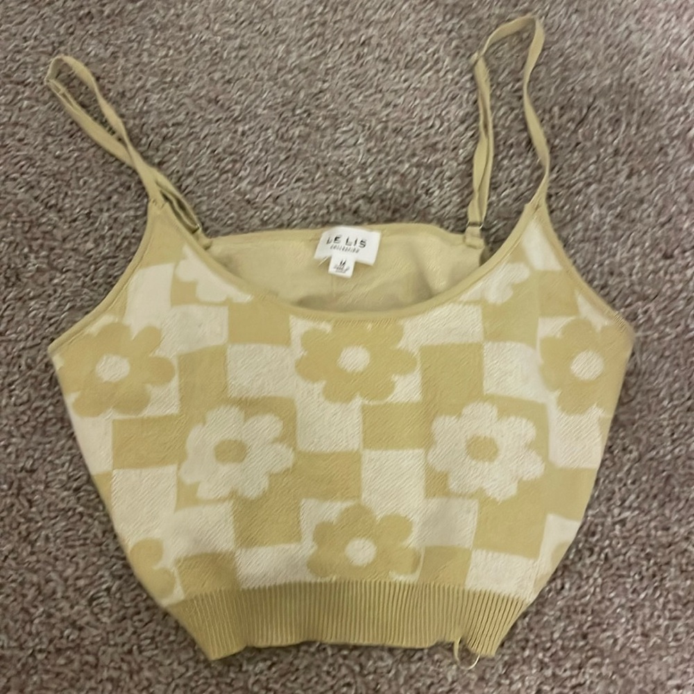 Cute patterned crop top